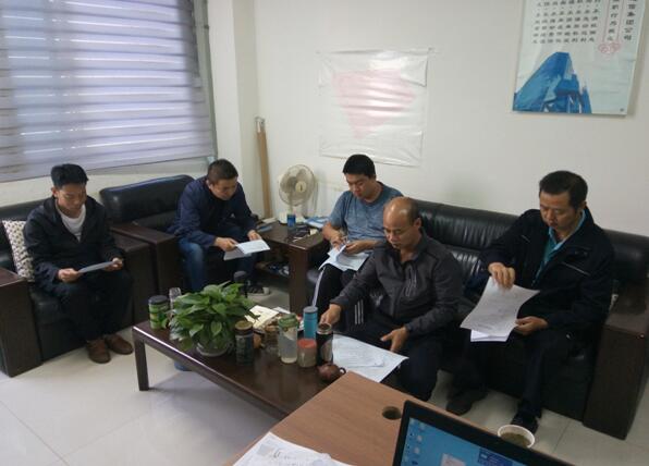 2019.4.8上午在建水移动对驾驶员举行清静培训