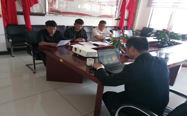 2019.4.10下昼在绿春县移动对驾驶员举行清静培训