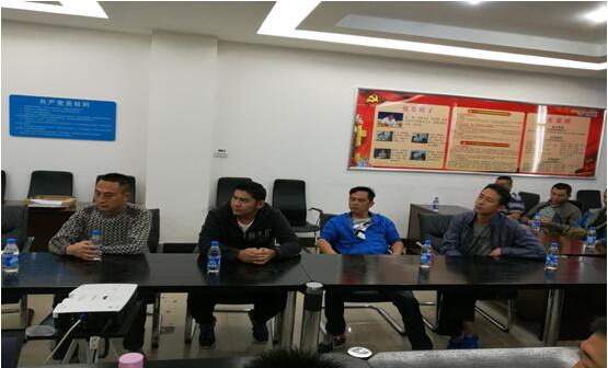 普洱铁塔公司驾驶员张华、邹红宾、李剑（左二、左三、左四）加入清静培训。。。。