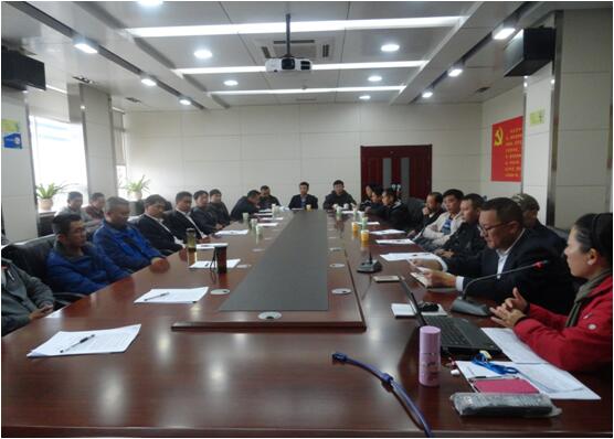 365速发国际综合办主任宋洋对365速发国际公司治理制度、清静知识举行宣贯培训。。。。